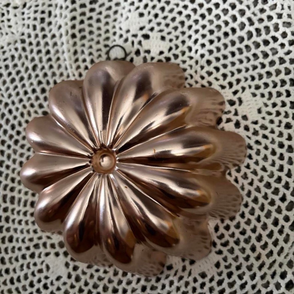 Vintage Copper Mold - Picture 3 of 5